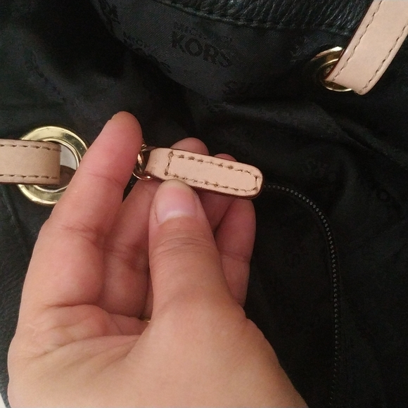 Michael Kors Black Tote bag with Tan straps - Picture 17 of 17